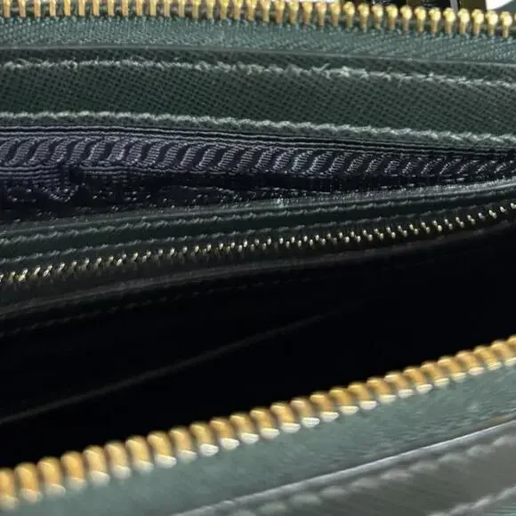 PRADA Green Shoulder Bag - Picture 16 of 16